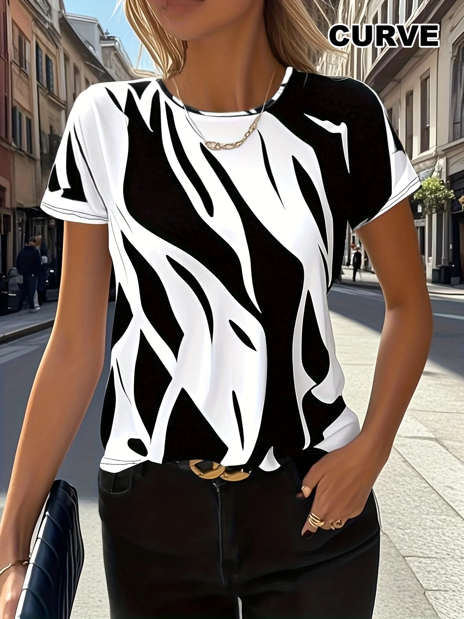 Japanese Beauty Print T-Shirt for Women – Stunning Casual Summer Top Japanese Beauty Print T-Shirt for Women – Stunning Casual Summer Top - Image 2