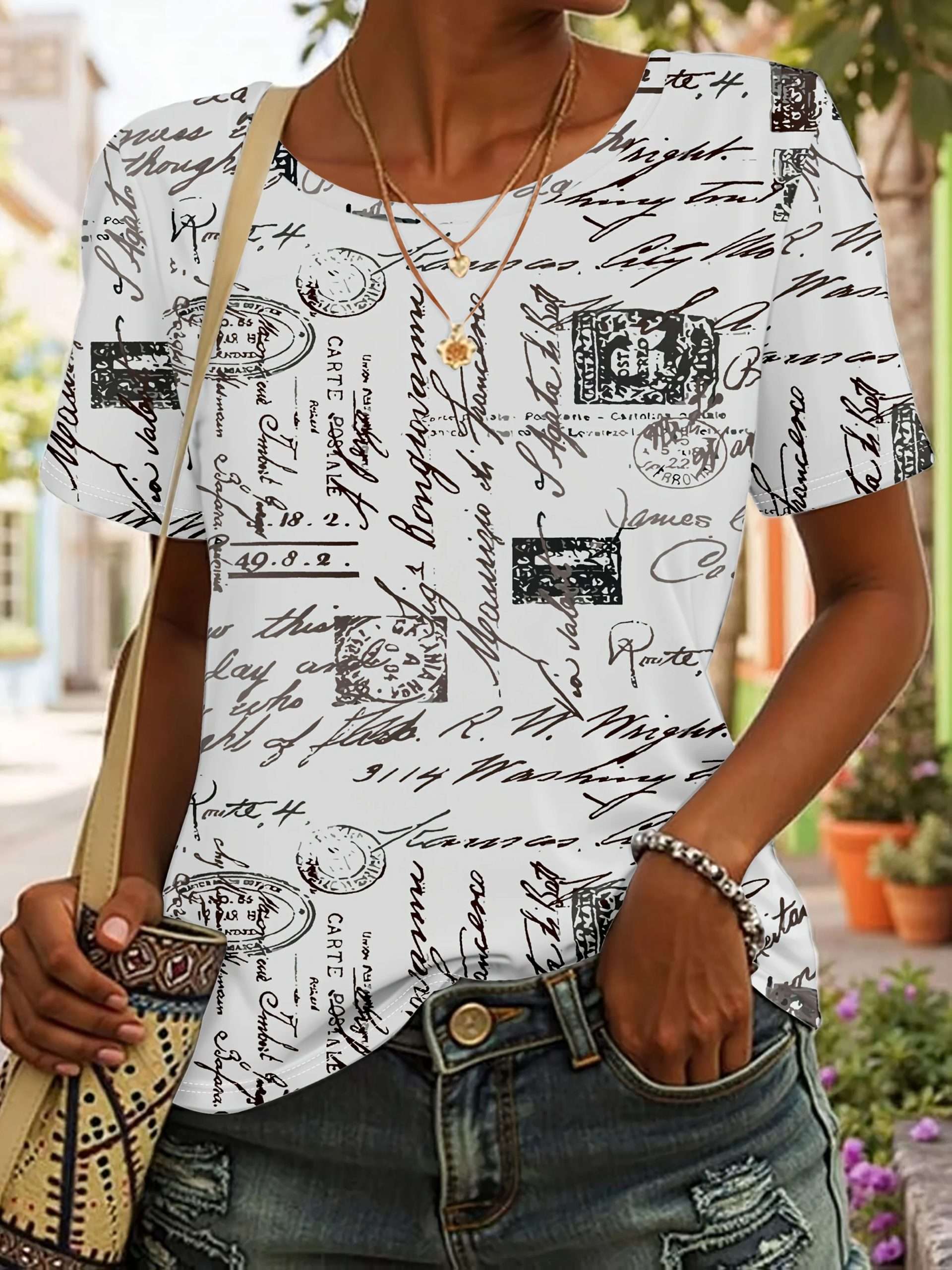 Japanese Beauty Print T-Shirt for Women – Stunning Casual Summer Top Japanese Beauty Print T-Shirt for Women – Stunning Casual Summer Top - Image 3